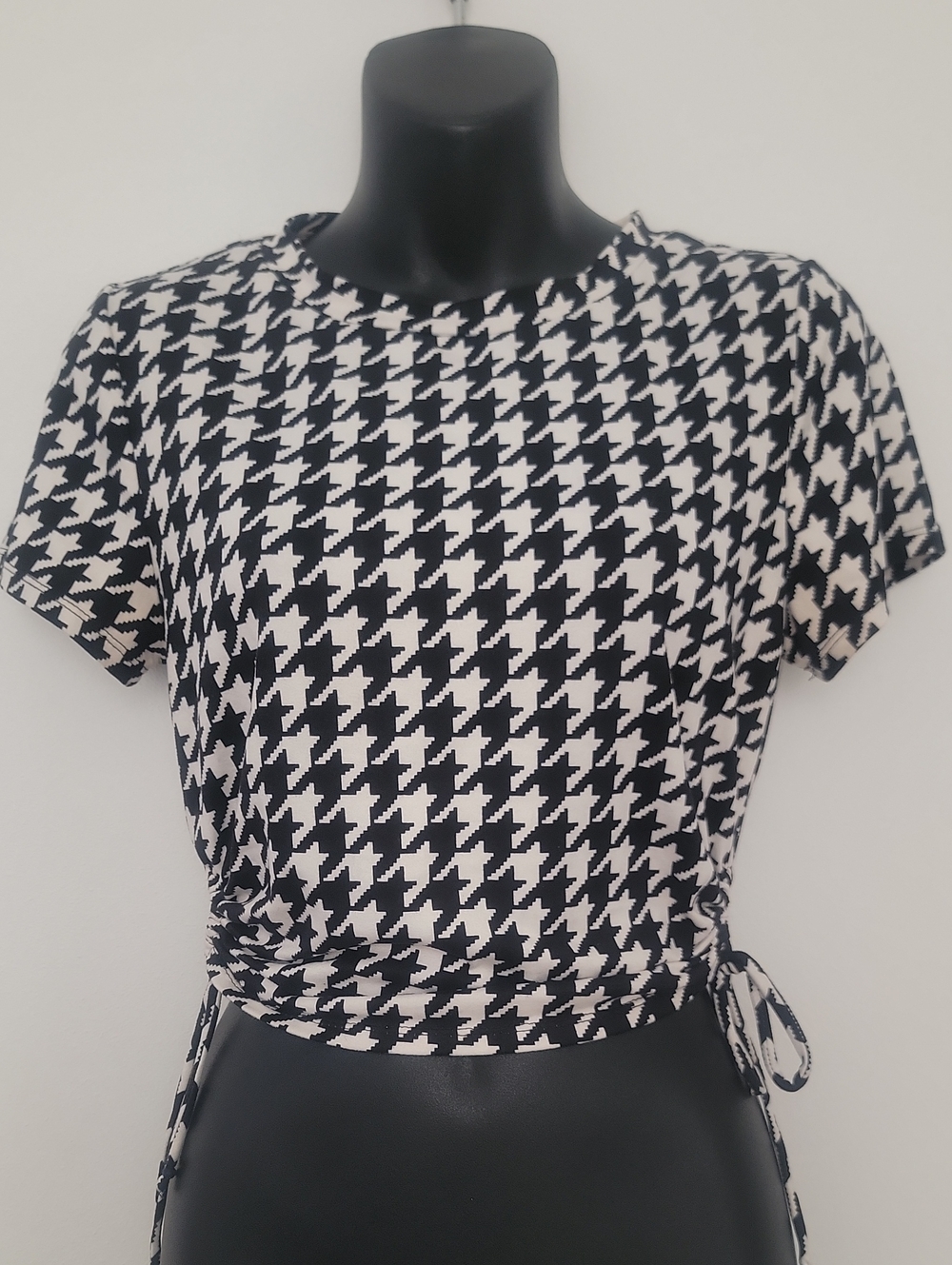 Black & White Houndstooth Short Sleeve Top